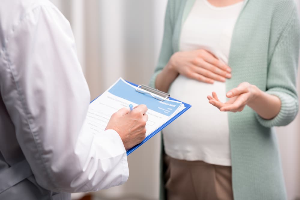 Pregnant patient with a doctor